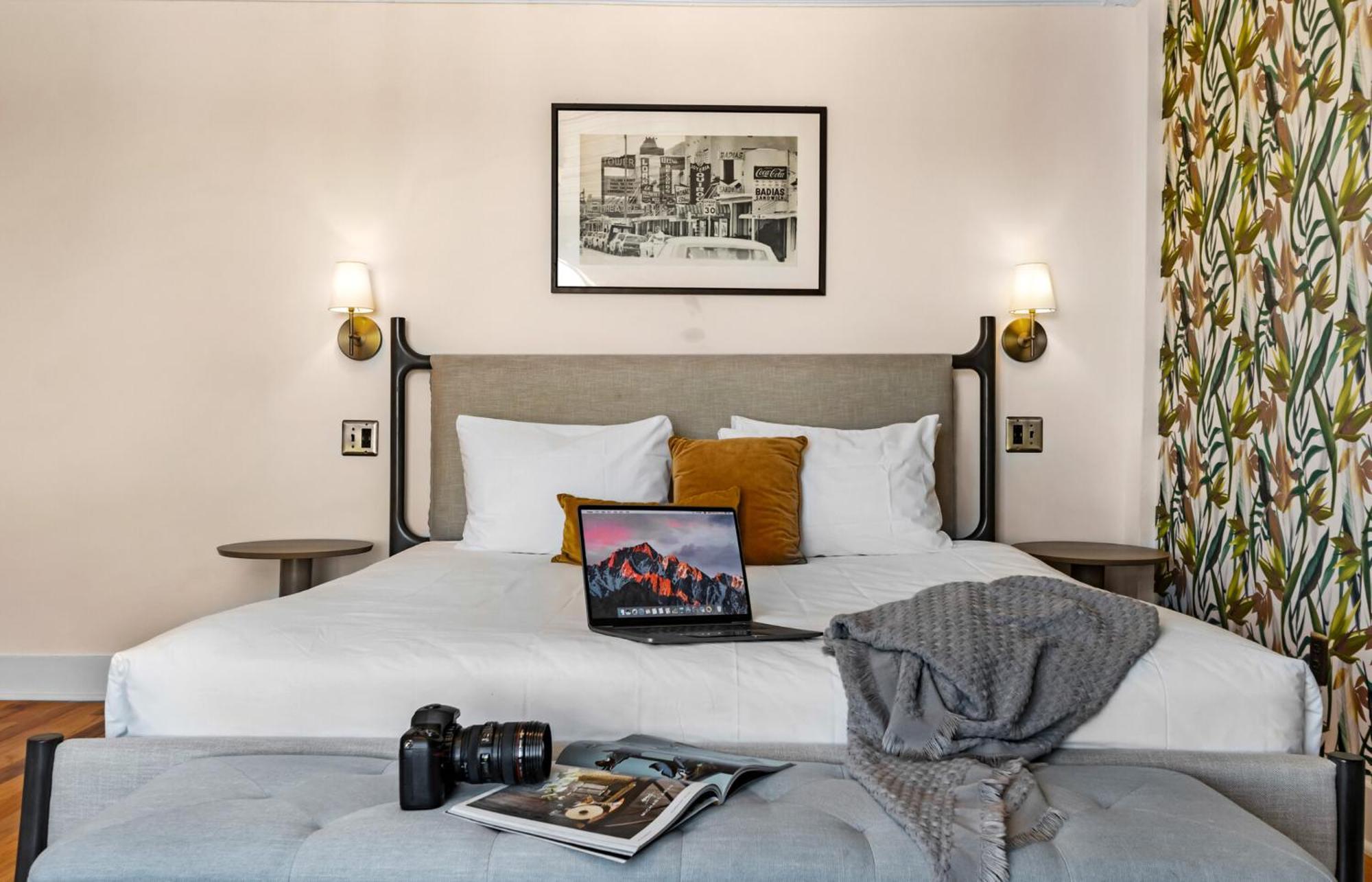 Roami At Tower Hotel - Calle Ocho Маями Екстериор снимка