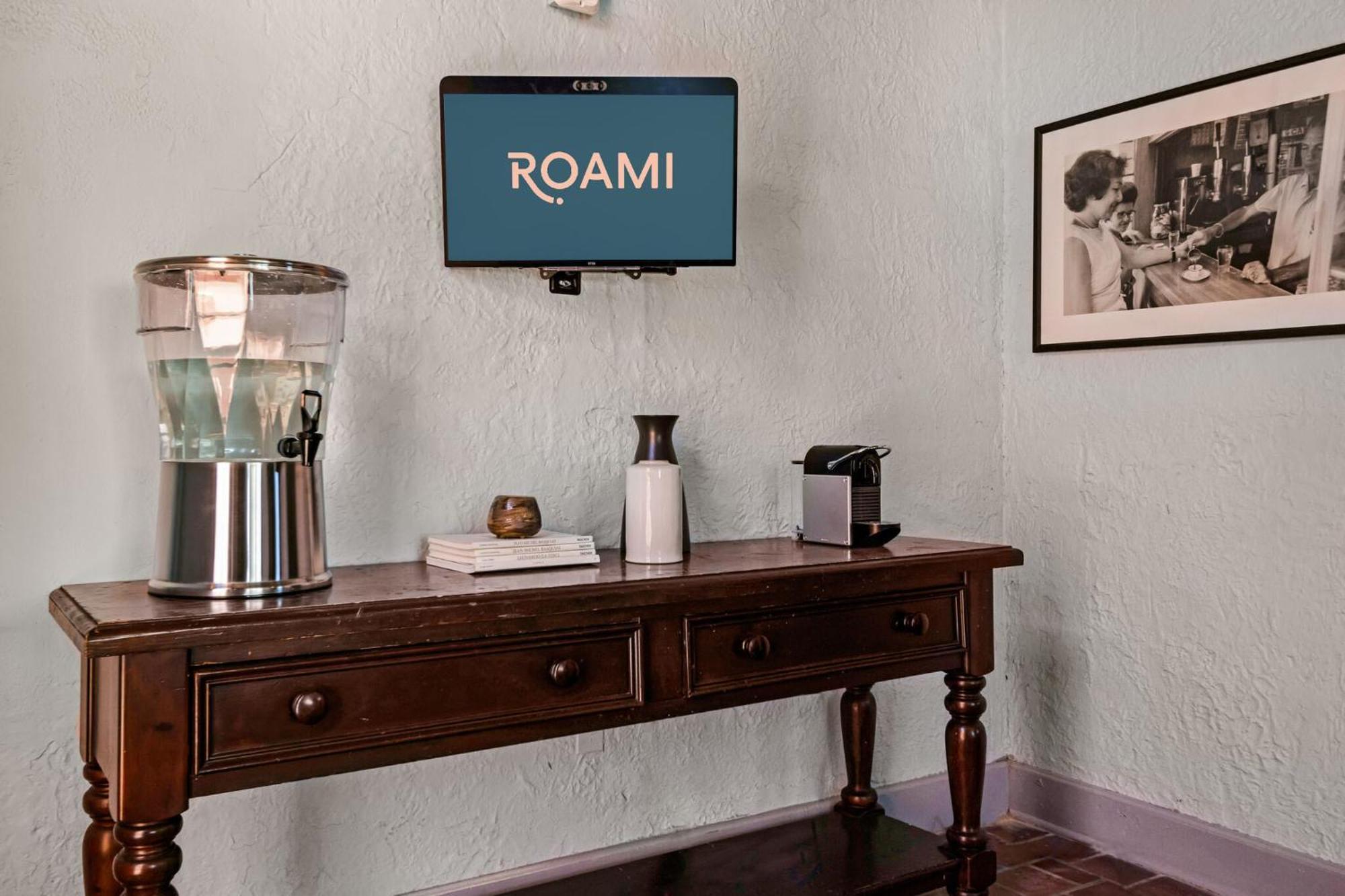 Roami At Tower Hotel - Calle Ocho Маями Екстериор снимка