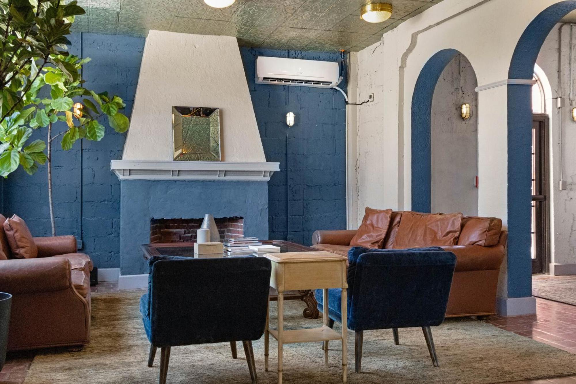 Roami At Tower Hotel - Calle Ocho Маями Екстериор снимка